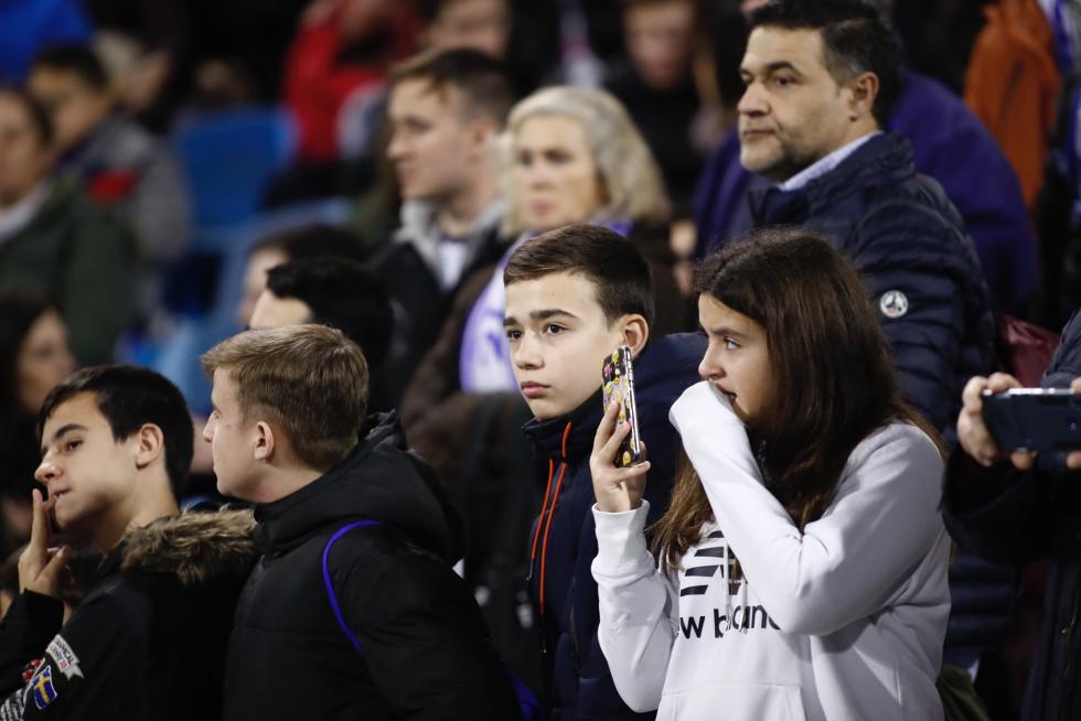 Imágenes de la afición en La Romareda durante el partido Real Zaragoza-Real Madrid.