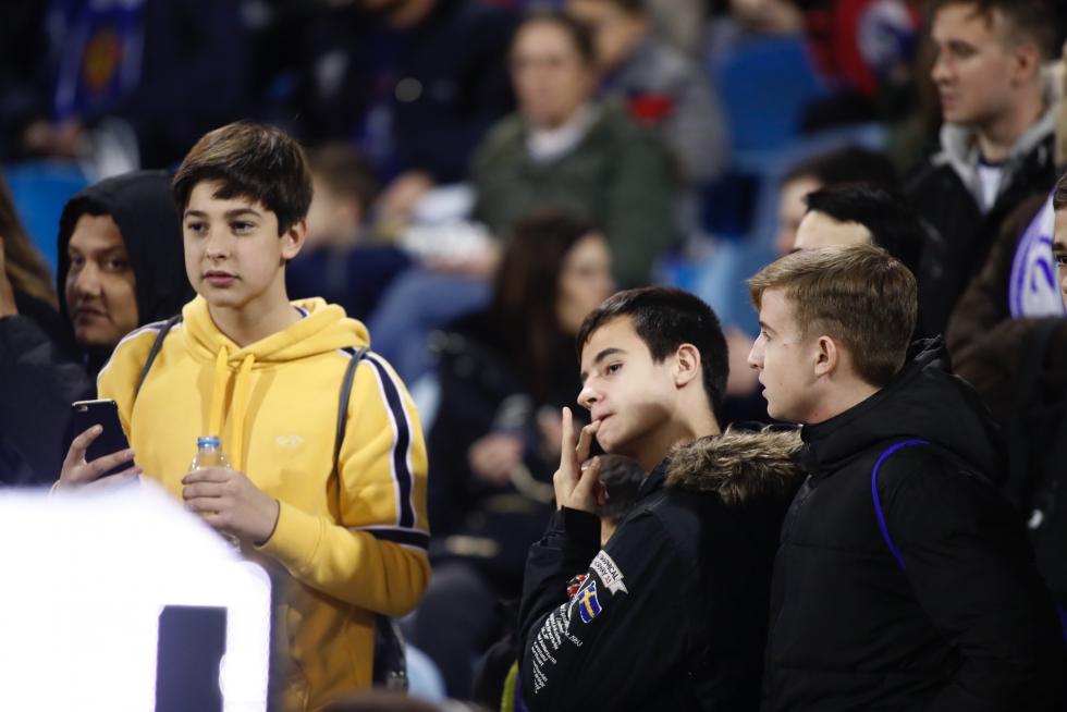 Imágenes de la afición en La Romareda durante el partido Real Zaragoza-Real Madrid.