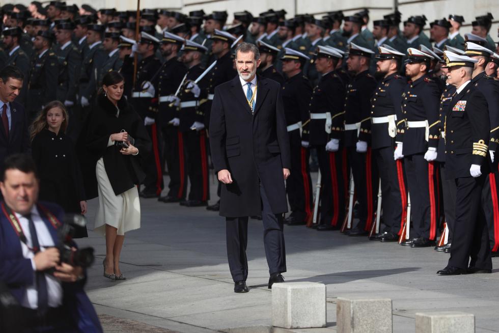 La reina Letizia y la princesa Leonor junto al rey Felipe en el Congreso