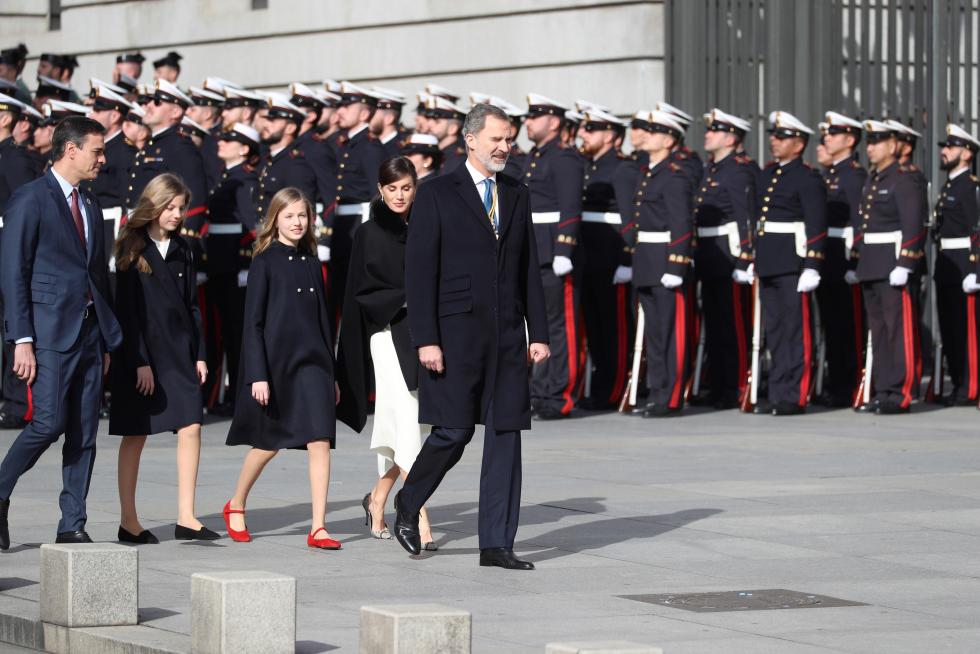 La reina Letizia y la princesa Leonor junto al rey Felipe en el Congreso