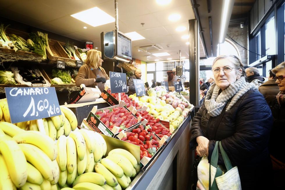 Primeros compradores en el nuevo Mercado Central