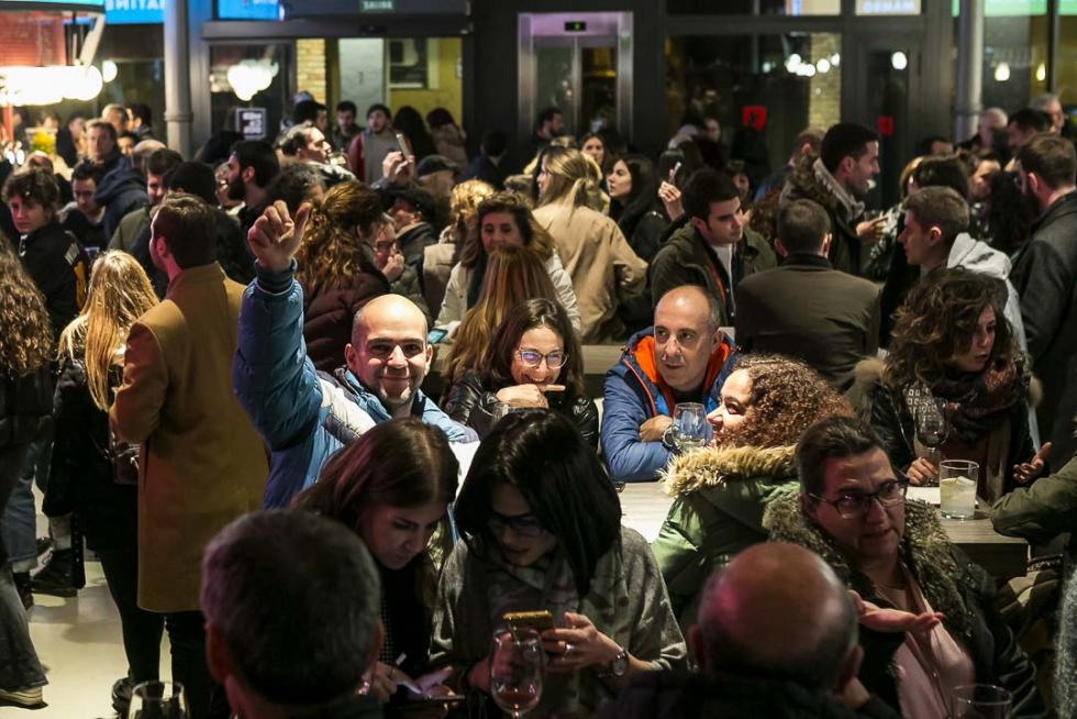 Ocio nocturno en el Mercado Central de Zaragoza.