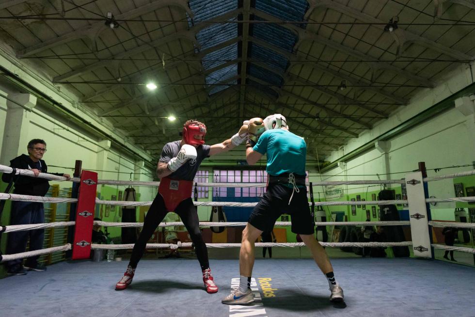 Ezequiel Gurría realiza el último entrenamiento con sparring, siendo el elegido el barcelonés Alejandro Moya, actual campeón de España de peso superligero, en el Gimnasio Serpabox de Zaragoza.
