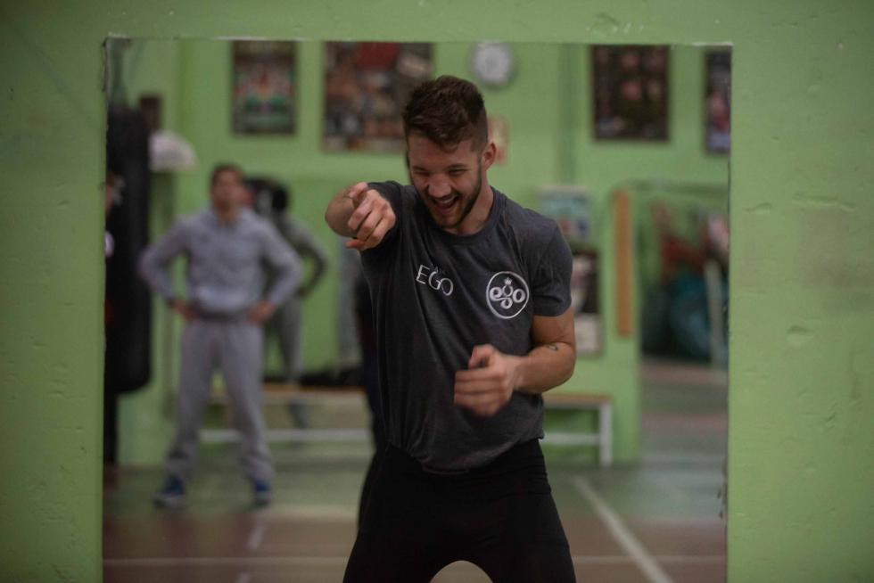 Ezequiel Gurría realiza el último entrenamiento con sparring, siendo el elegido el barcelonés Alejandro Moya, actual campeón de España de peso superligero, en el Gimnasio Serpabox de Zaragoza.