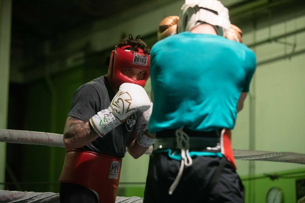 Ezequiel Gurría realiza el último entrenamiento con sparring, siendo el elegido el barcelonés Alejandro Moya, actual campeón de España de peso superligero, en el Gimnasio Serpabox de Zaragoza.