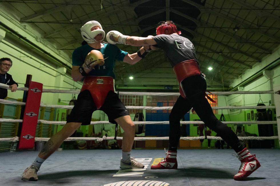 Ezequiel Gurría realiza el último entrenamiento con sparring, siendo el elegido el barcelonés Alejandro Moya, actual campeón de España de peso superligero, en el Gimnasio Serpabox de Zaragoza.