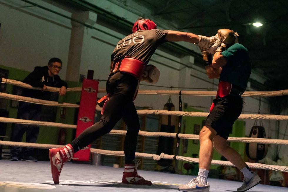 Ezequiel Gurría realiza el último entrenamiento con sparring, siendo el elegido el barcelonés Alejandro Moya, actual campeón de España de peso superligero, en el Gimnasio Serpabox de Zaragoza.