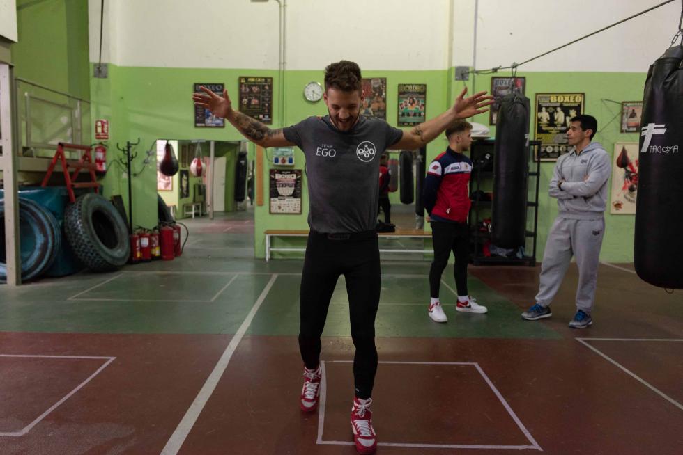 Ezequiel Gurría realiza el último entrenamiento con sparring, siendo el elegido el barcelonés Alejandro Moya, actual campeón de España de peso superligero, en el Gimnasio Serpabox de Zaragoza.