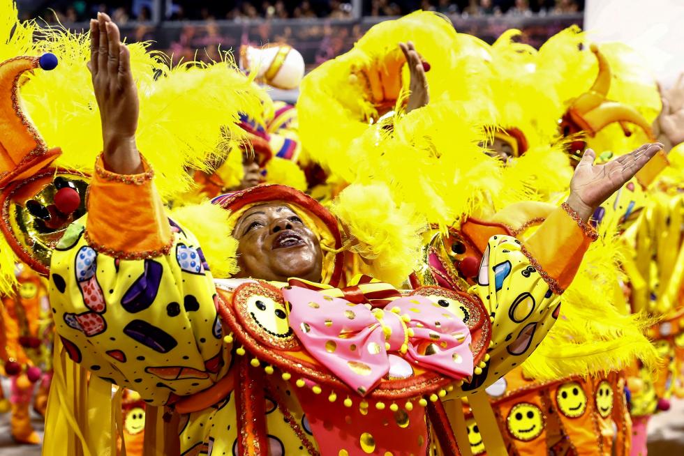 Marea de samba y color en el Carnaval de Brasil