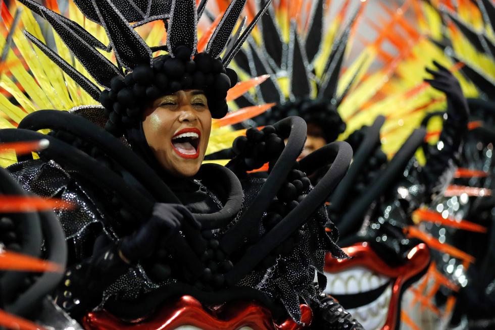 Marea de samba y color en el Carnaval de Brasil