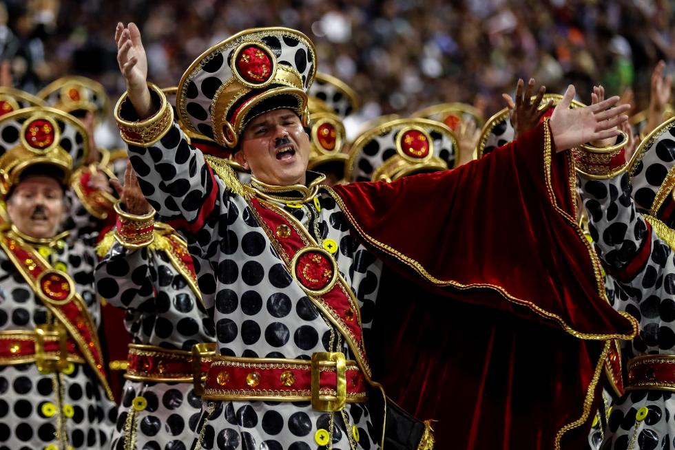 Marea de samba y color en el Carnaval de Brasil