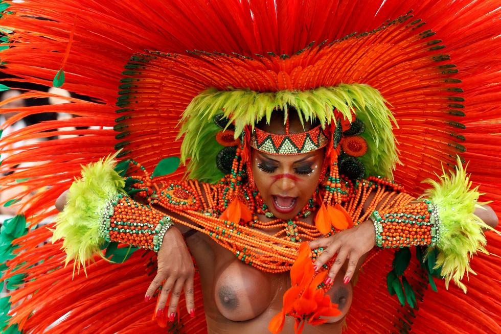 Marea de samba y color en el Carnaval de Brasil