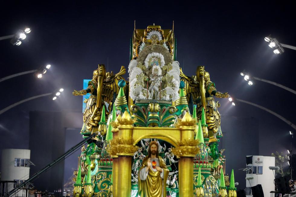 Marea de samba y color en el Carnaval de Brasil