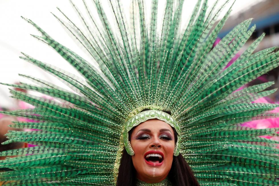 Marea de samba y color en el Carnaval de Brasil