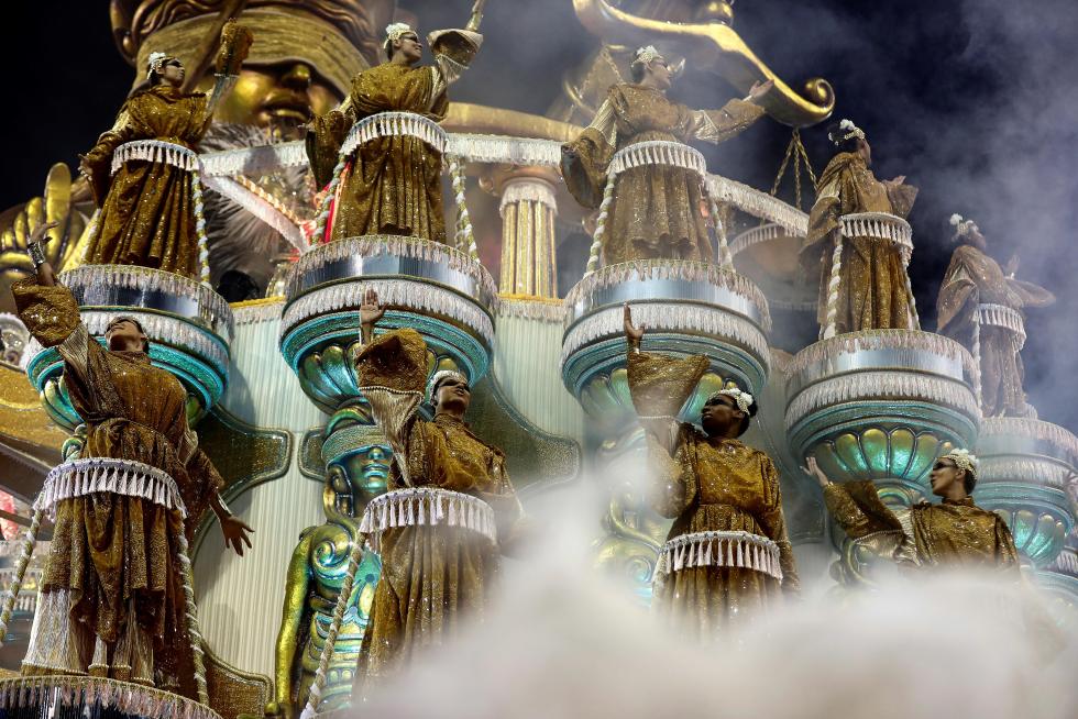 Marea de samba y color en el Carnaval de Brasil