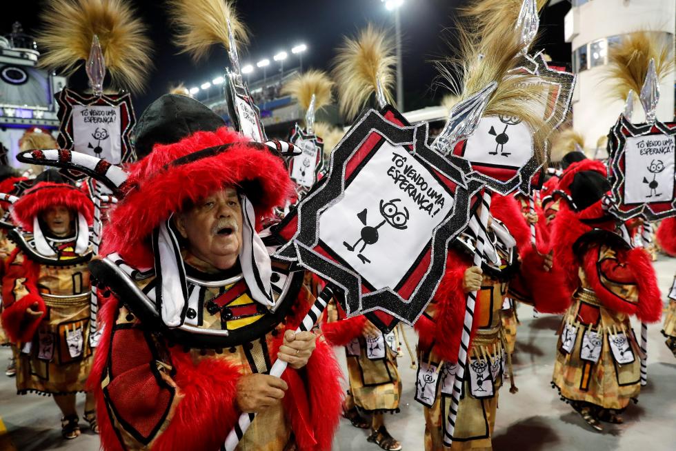 Marea de samba y color en el Carnaval de Brasil