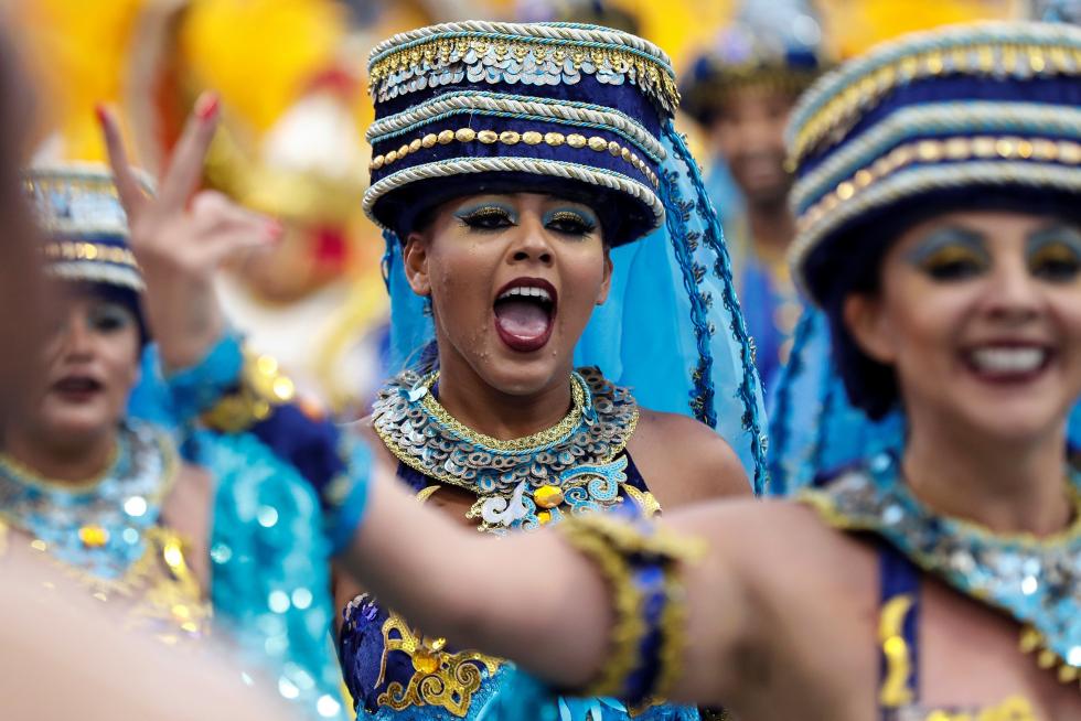 Marea de samba y color en el Carnaval de Brasil