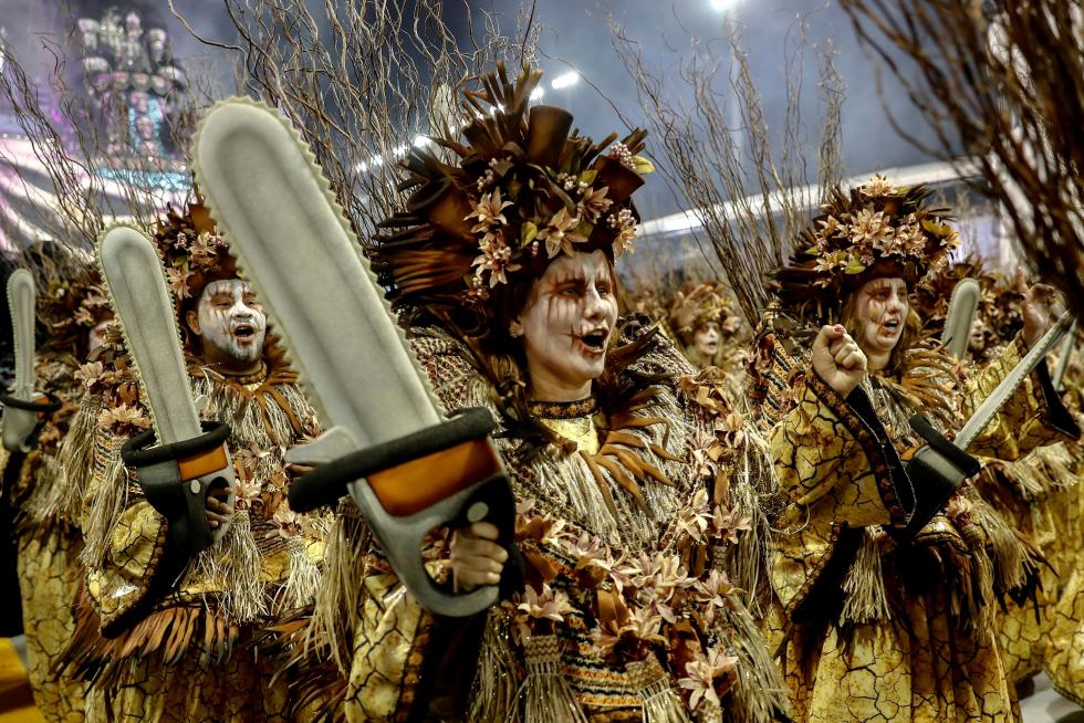 Marea de samba y color en el Carnaval de Brasil