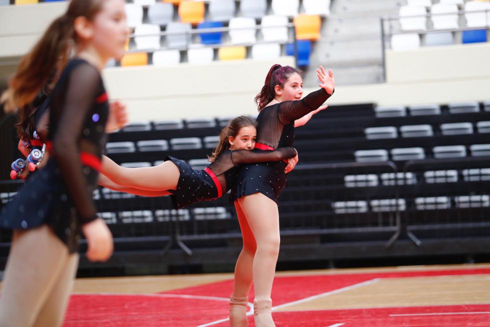 Las patinadoras entrenan este sábado por la mañana antes de competir por la tarde en el Silgo XXI.