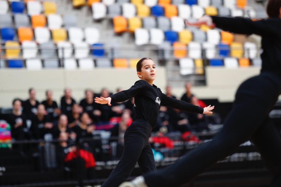 Las patinadoras entrenan este sábado por la mañana antes de competir por la tarde en el Silgo XXI.
