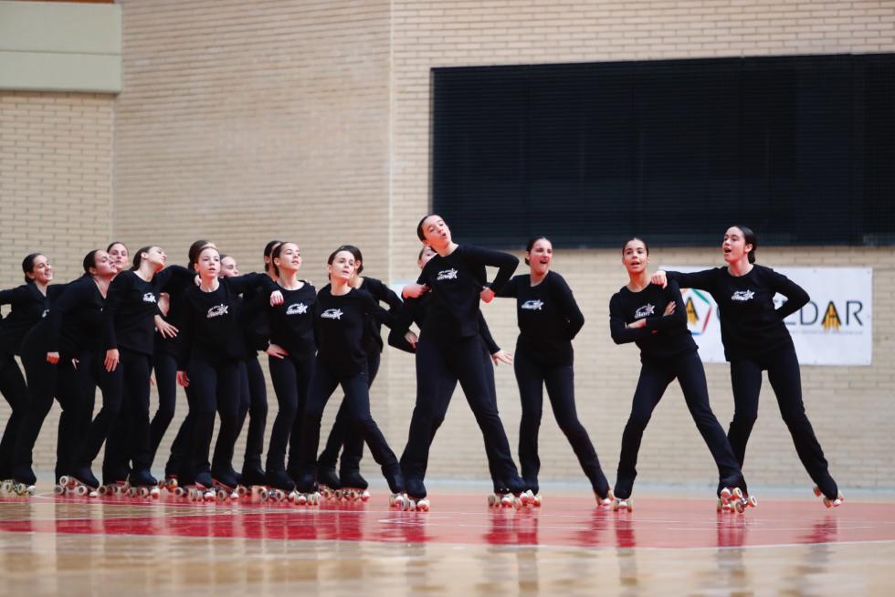 Las patinadoras entrenan este sábado por la mañana antes de competir por la tarde en el Silgo XXI.