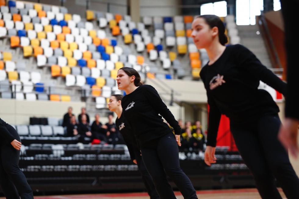 Las patinadoras entrenan este sábado por la mañana antes de competir por la tarde en el Silgo XXI.