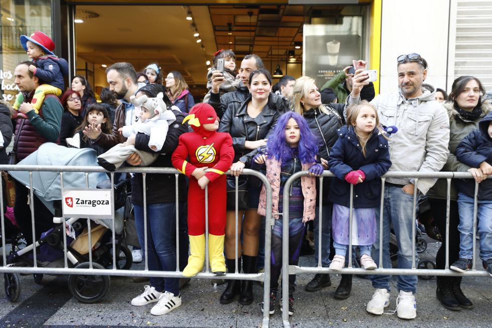 Mucho color y personajes extravagantes en el carnaval infantil de Zaragoza