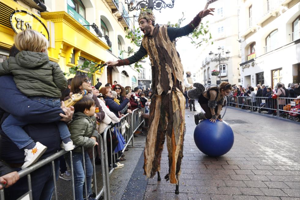 Mucho color y personajes extravagantes en el carnaval infantil de Zaragoza