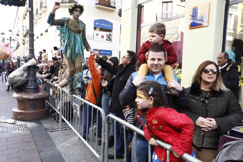 Mucho color y personajes extravagantes en el carnaval infantil de Zaragoza