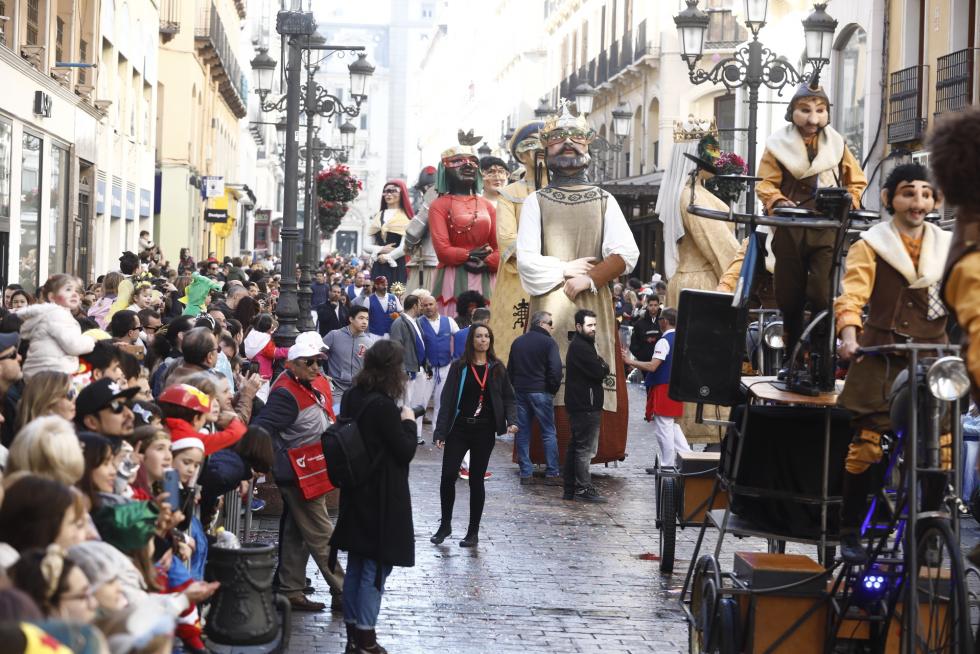 Mucho color y personajes extravagantes en el carnaval infantil de Zaragoza