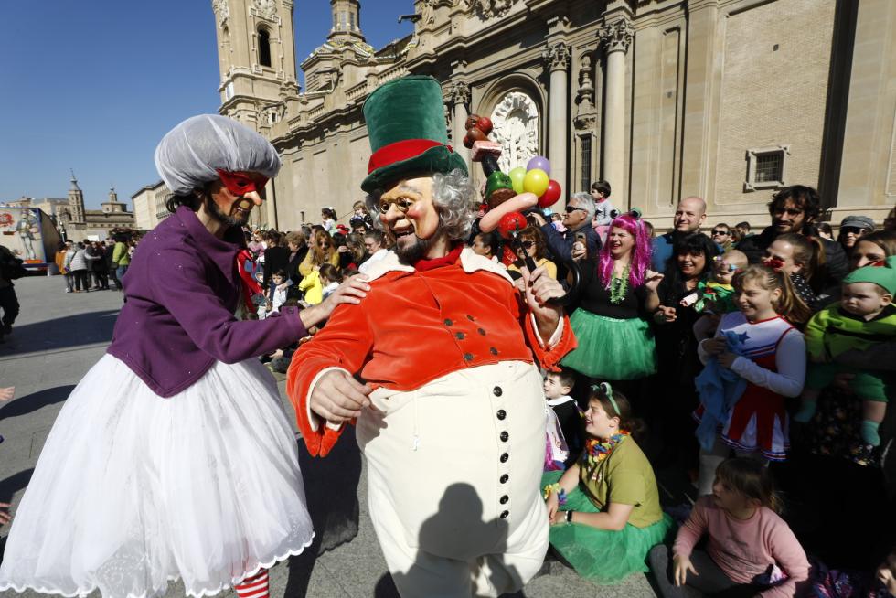 Mucho color y personajes extravagantes en el carnaval infantil de Zaragoza