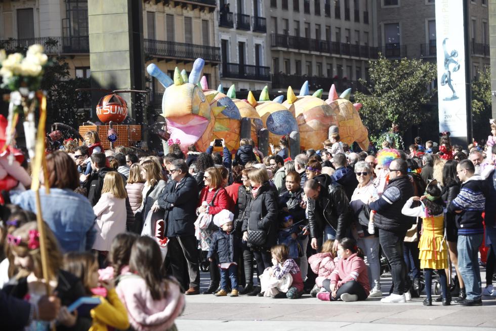 Mucho color y personajes extravagantes en el carnaval infantil de Zaragoza