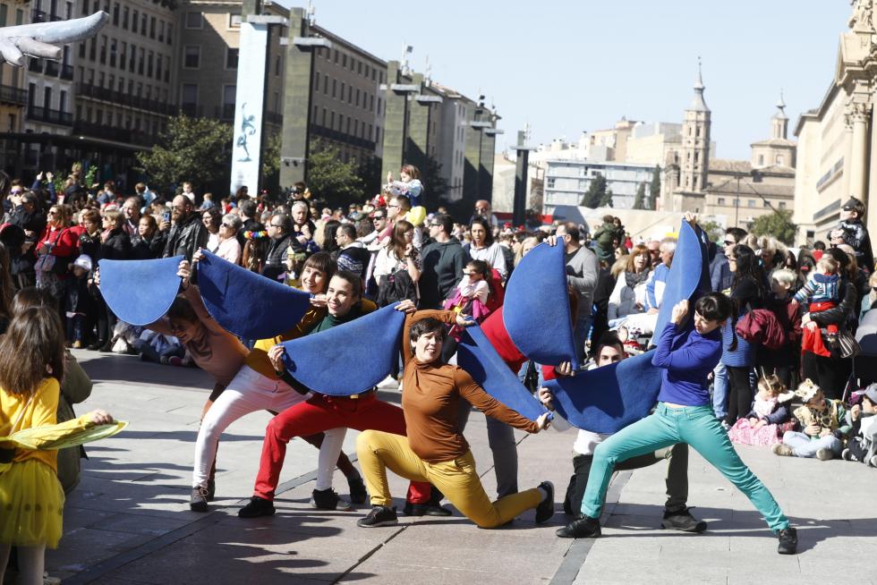 Mucho color y personajes extravagantes en el carnaval infantil de Zaragoza
