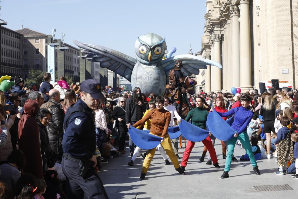 Mucho color y personajes extravagantes en el carnaval infantil de Zaragoza