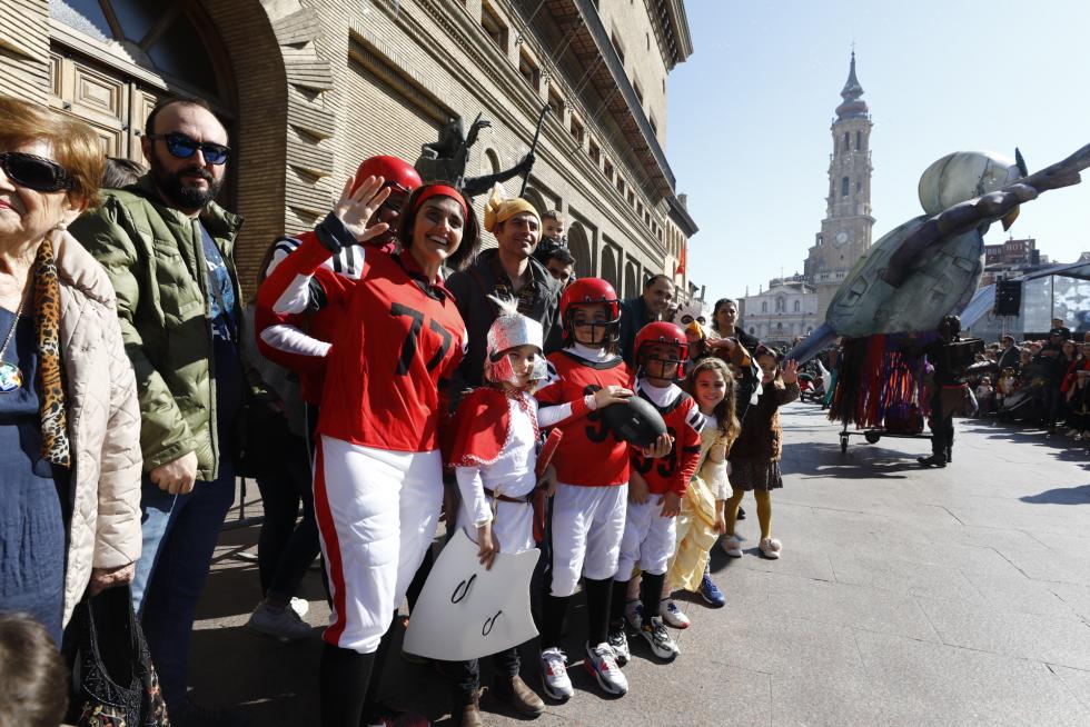 Mucho color y personajes extravagantes en el carnaval infantil de Zaragoza