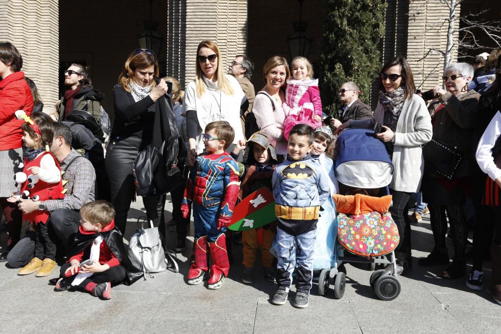 Mucho color y personajes extravagantes en el carnaval infantil de Zaragoza