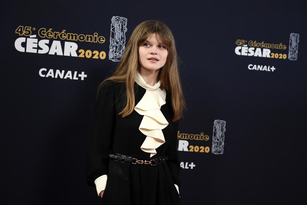 Paris (France).- Deborah Francois (L) and Julien Fournie (R) arrive for the 45th annual Cesar awards ceremony held at the Salle Pleyel concert hall in Paris, France, 28 February 2020. (Francia) EFE/EPA/JULIEN DE ROSA *** Local Caption *** 55004934 Arrivals - Cesars 2020