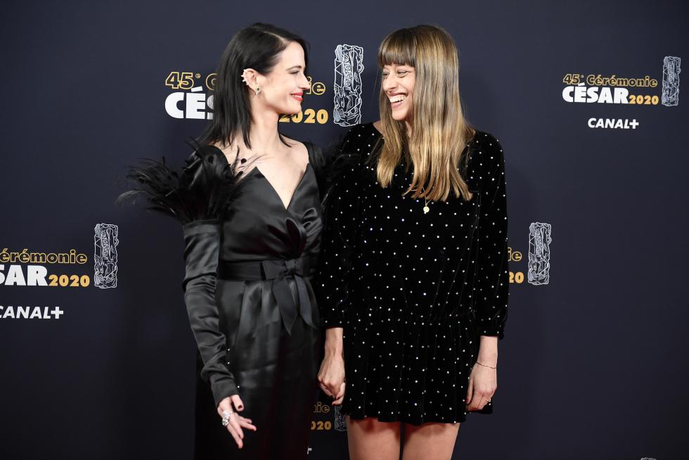 Paris (France).- Reda Kateb arrives with guest for the 45th annual Cesar awards ceremony held at the Salle Pleyel concert hall in Paris, France, 28 February 2020. (Francia) EFE/EPA/JULIEN DE ROSA *** Local Caption *** 55004934 Arrivals - Cesars 2020