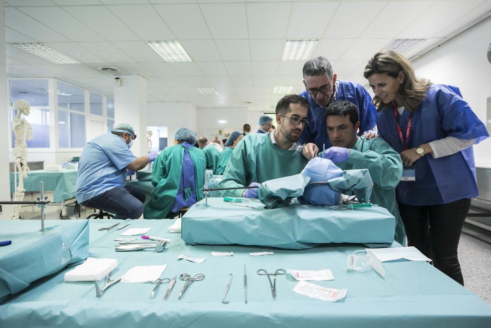 Curso sobre cirugía de nariz en el Servet.