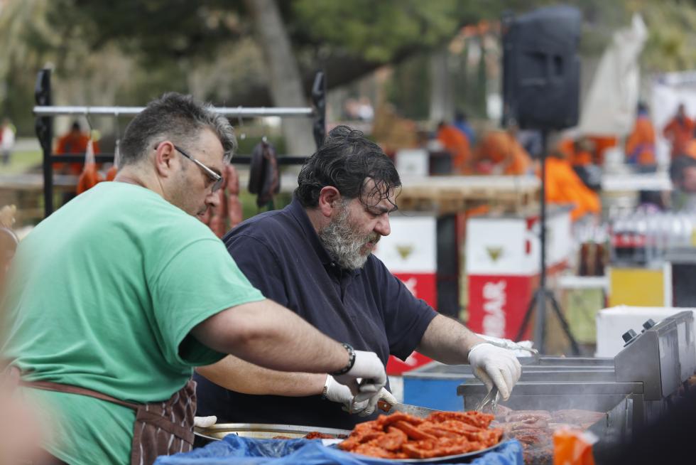 La Cincomarzada vuelve a congregar a miles de zaragozanos en el parque del Tío Jorge de Zaragoza