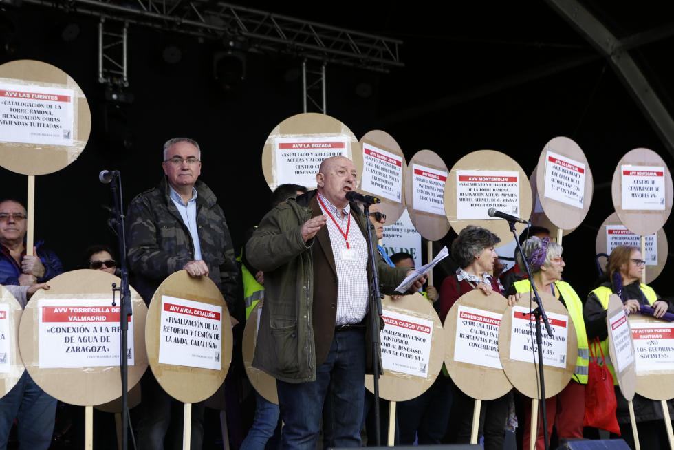 La Cincomarzada vuelve a congregar a miles de zaragozanos en el parque del Tío Jorge de Zaragoza
