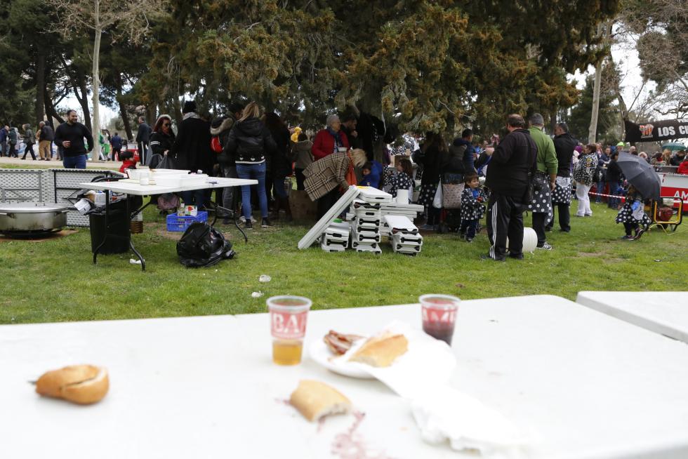 La Cincomarzada vuelve a congregar a miles de zaragozanos en el parque del Tío Jorge de Zaragoza