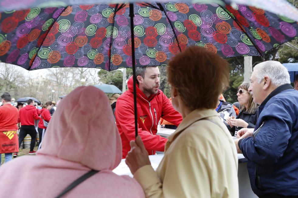 La Cincomarzada vuelve a congregar a miles de zaragozanos en el parque del Tío Jorge de Zaragoza