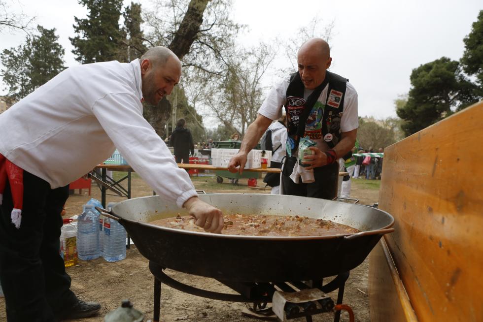 La Cincomarzada vuelve a congregar a miles de zaragozanos en el parque del Tío Jorge de Zaragoza