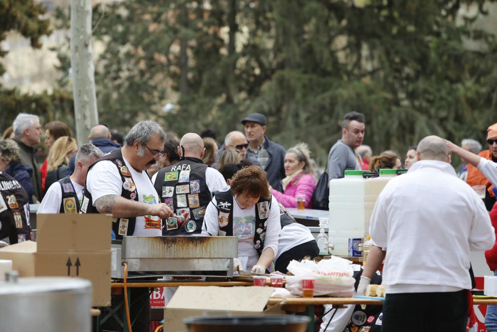 La Cincomarzada vuelve a congregar a miles de zaragozanos en el parque del Tío Jorge de Zaragoza
