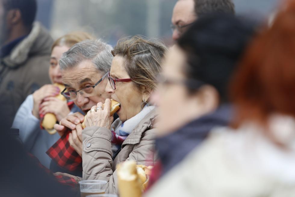 La Cincomarzada vuelve a congregar a miles de zaragozanos en el parque del Tío Jorge de Zaragoza