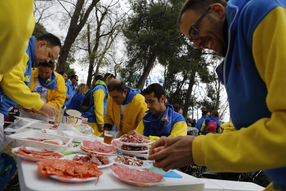 La Cincomarzada vuelve a congregar a miles de zaragozanos en el parque del Tío Jorge de Zaragoza