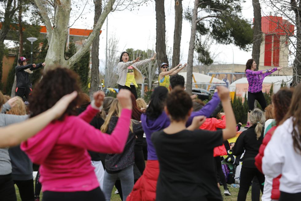La Cincomarzada vuelve a congregar a miles de zaragozanos en el parque del Tío Jorge de Zaragoza