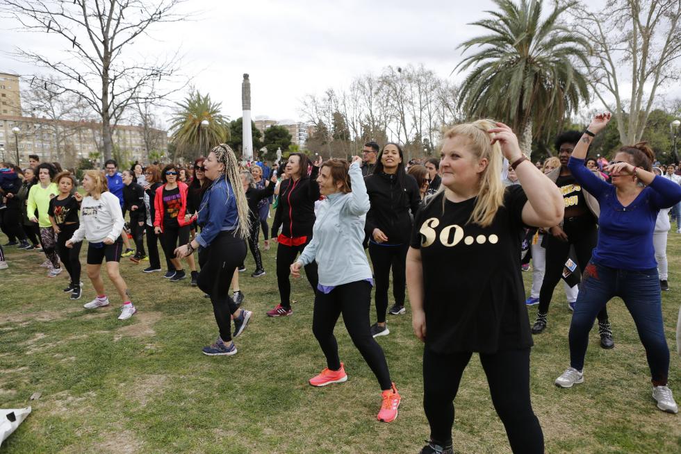 La Cincomarzada vuelve a congregar a miles de zaragozanos en el parque del Tío Jorge de Zaragoza