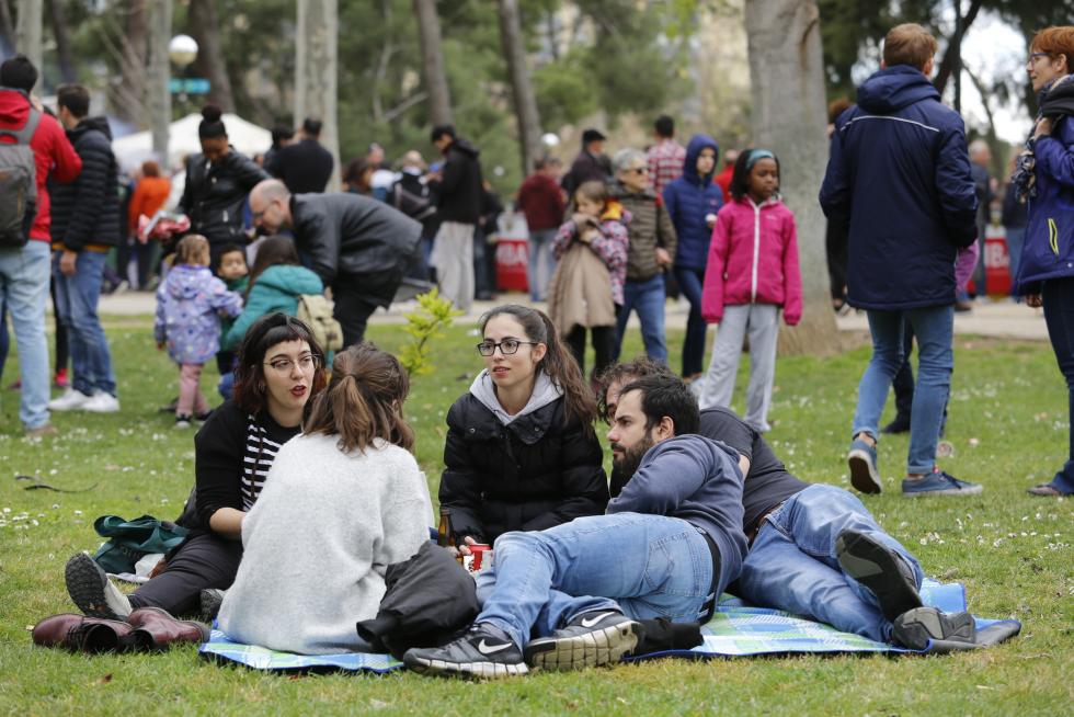 La Cincomarzada vuelve a congregar a miles de zaragozanos en el parque del Tío Jorge de Zaragoza